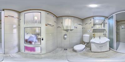 BATHROOM (Twin Room)